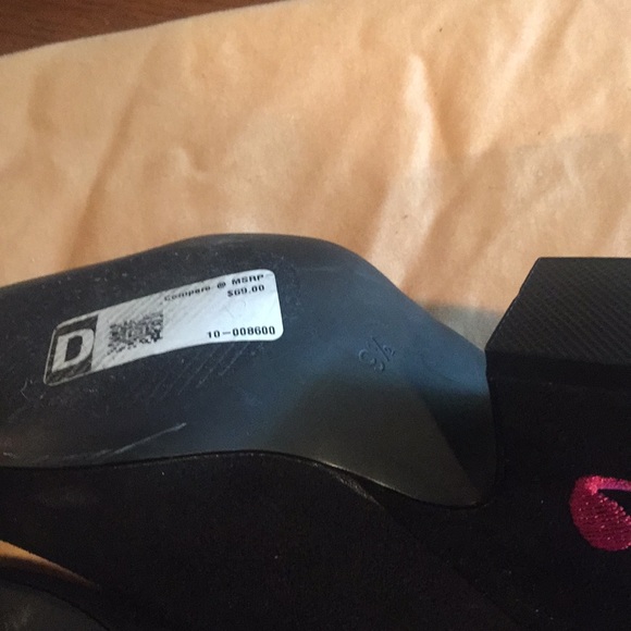 Emptying out closet - Picture 6 of 6